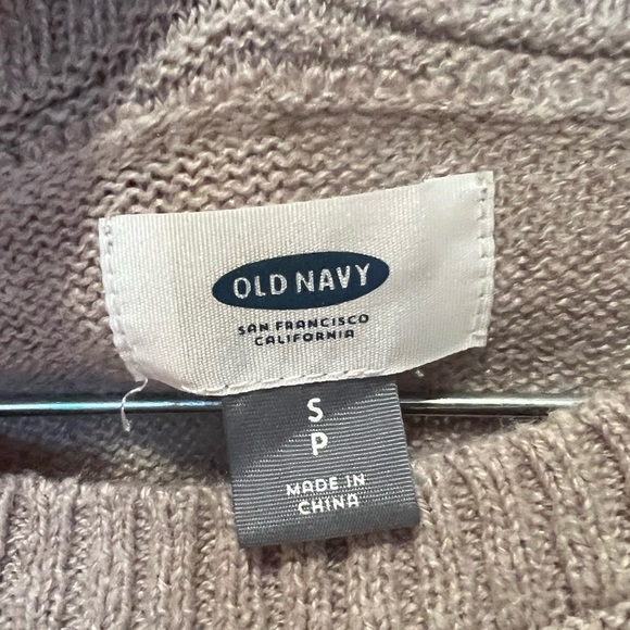 Old Navy ladies sweater - Picture 2 of 3
